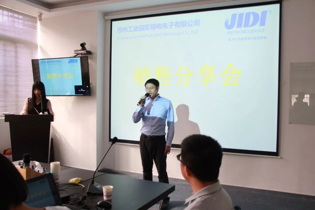 1571280929734319.jpg 640.webp.jpg